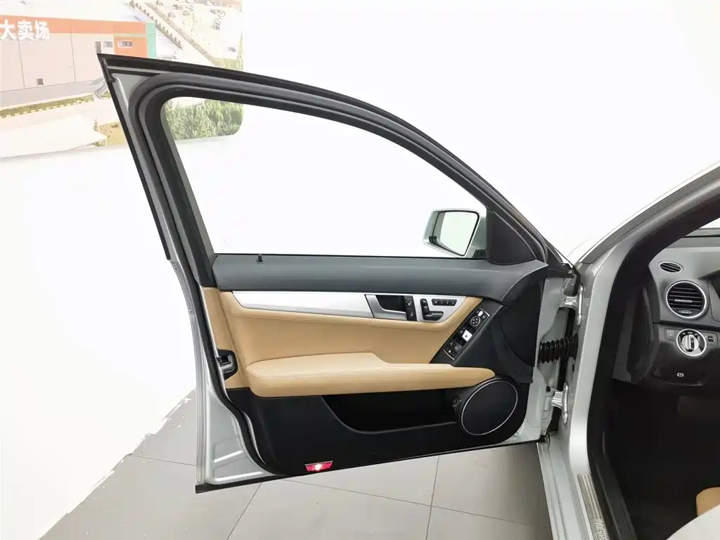 Mercedes-Benz C-Class C 2011 C 200 Fashion