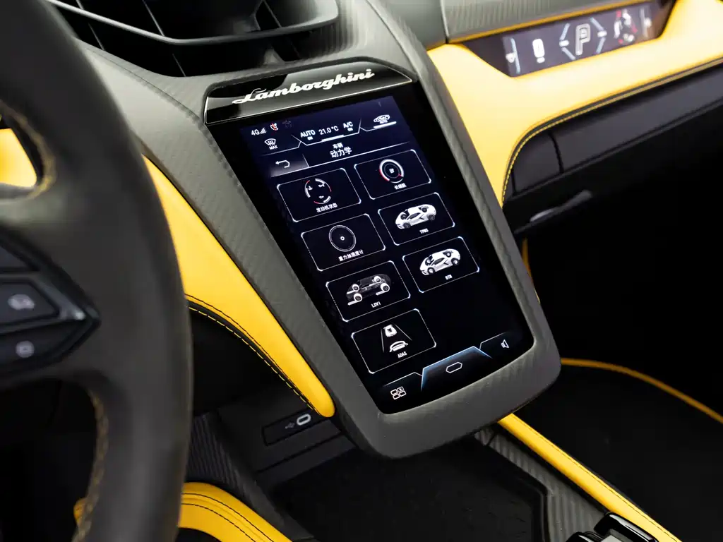 Lamborghini Revuelto — миниатюра 4