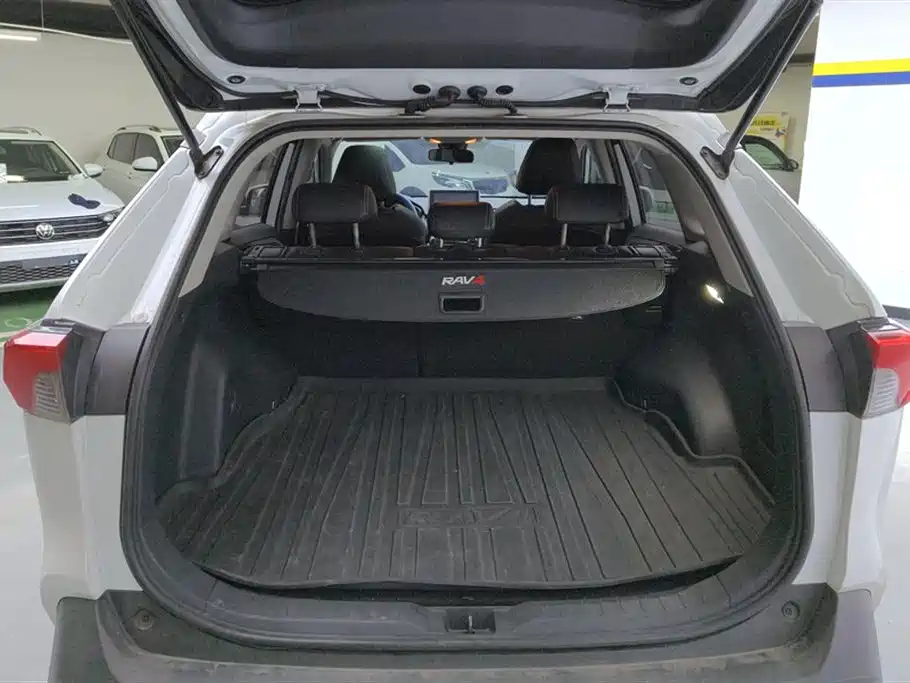 Toyota RAV4 2021 2.0L CVT