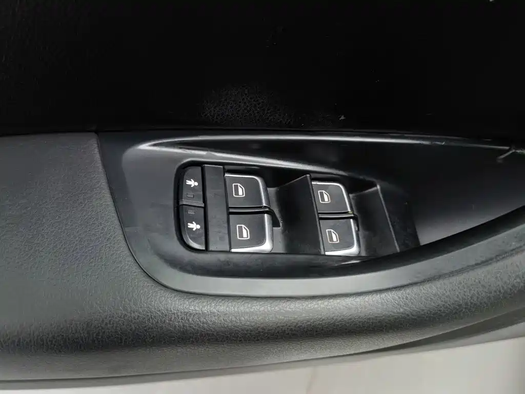 Audi A6L — миниатюра 9