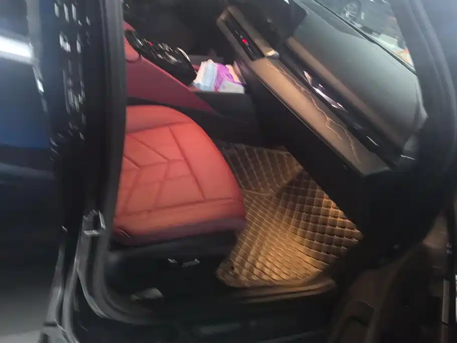 BMW 5 Series — миниатюра 8