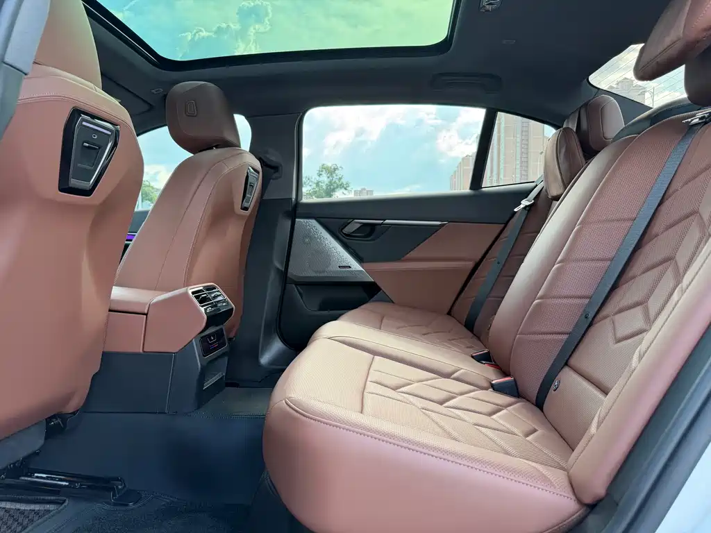 BMW 5 Series — миниатюра 22