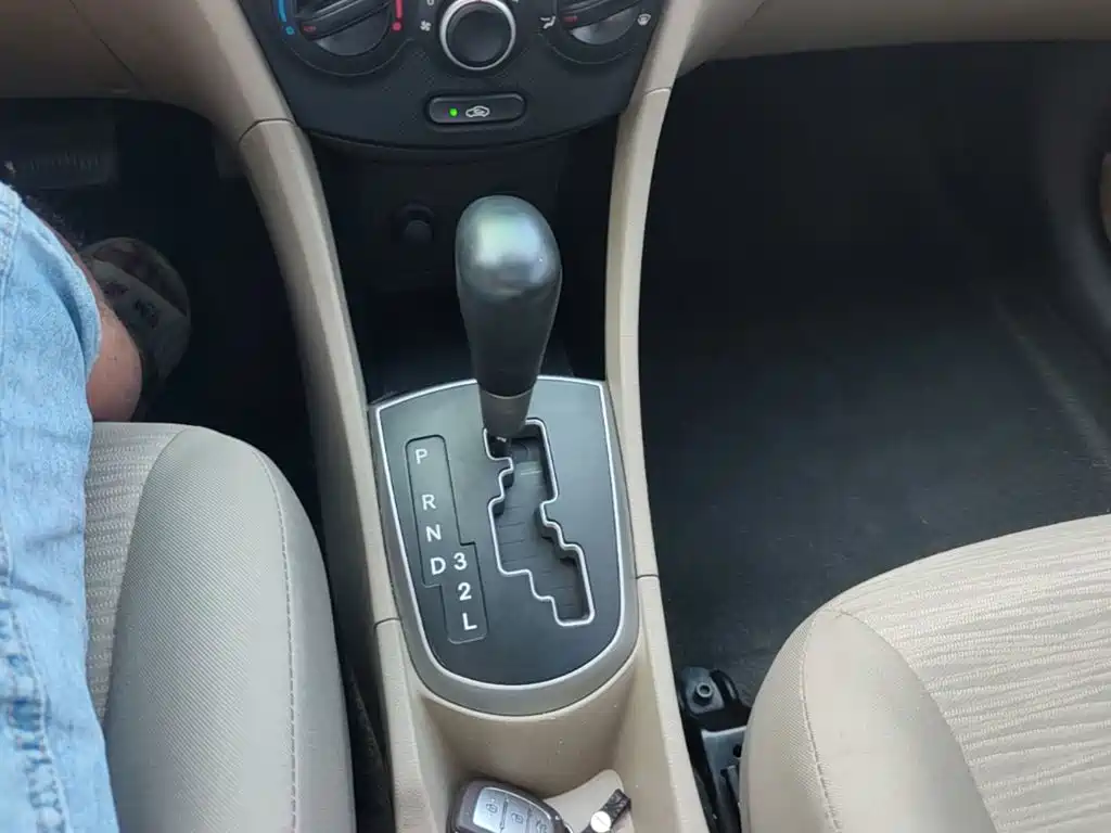 Hyundai Verna — миниатюра 14