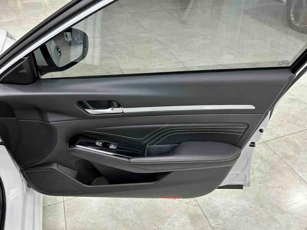 Nissan Teana — миниатюра 17