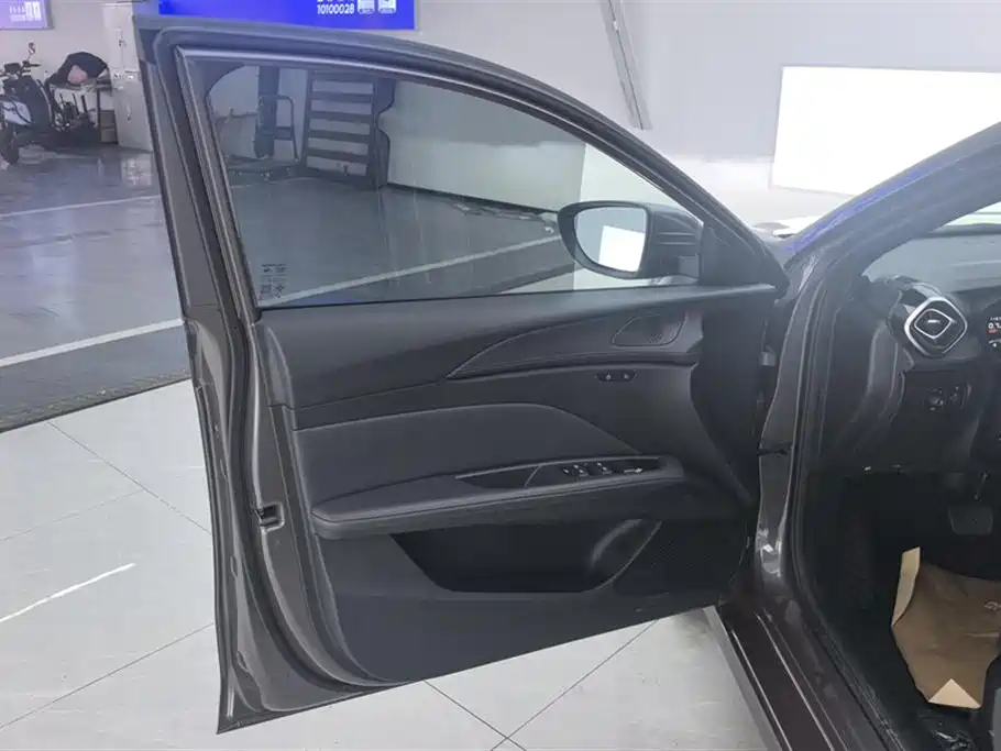 MG 5 2025 180DVVT Luxury