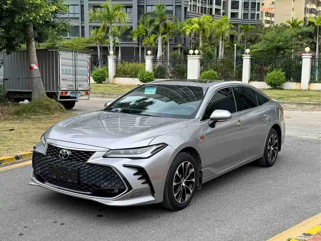 2023 Toyota Avalon - zdjęcie 1 z 9