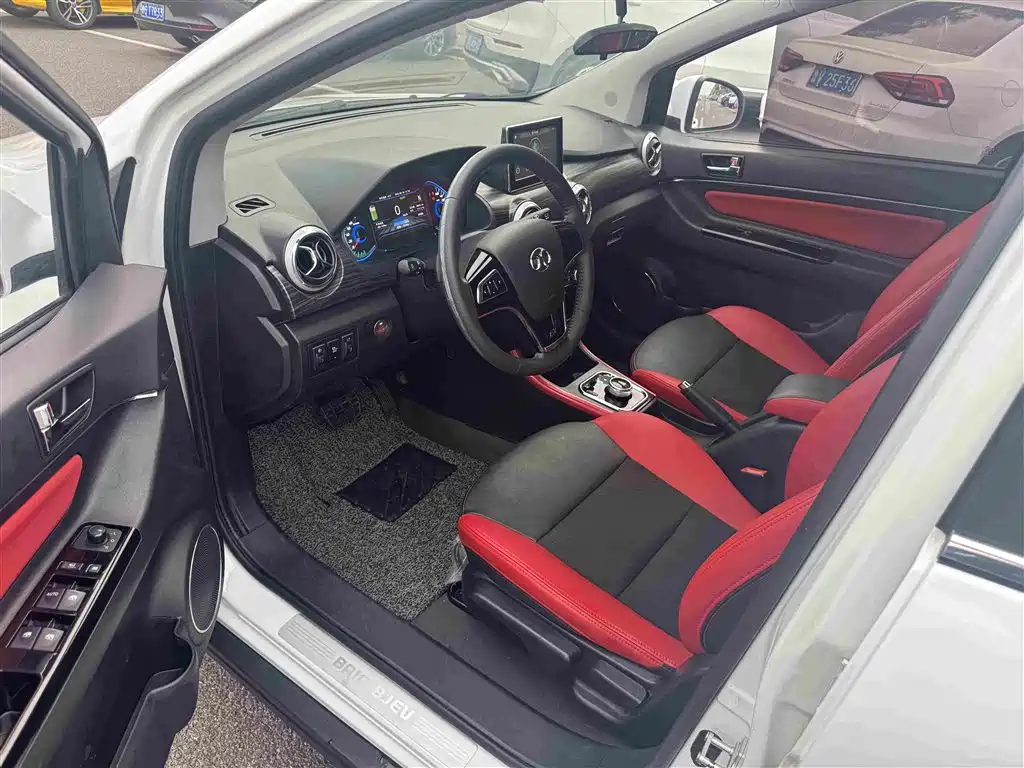 BAIC New Energy EX — миниатюра 5