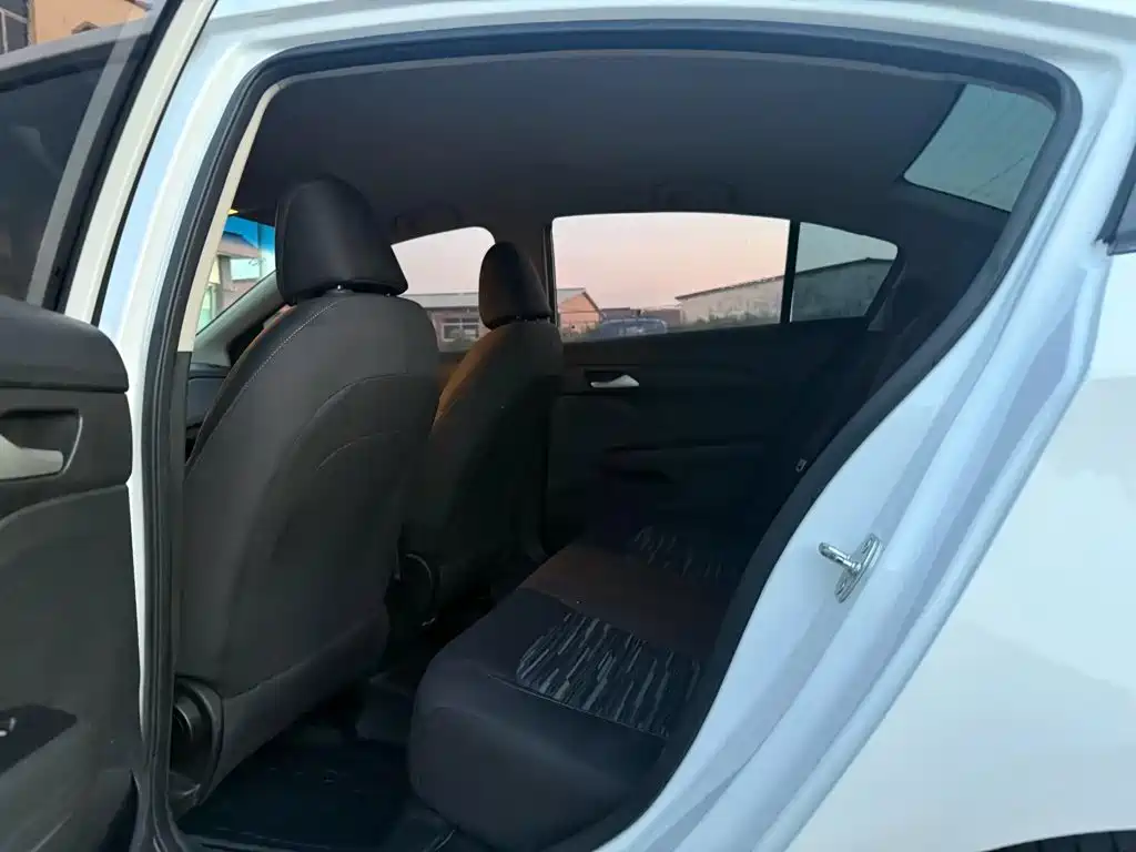 Chevrolet Cavalier — миниатюра 7