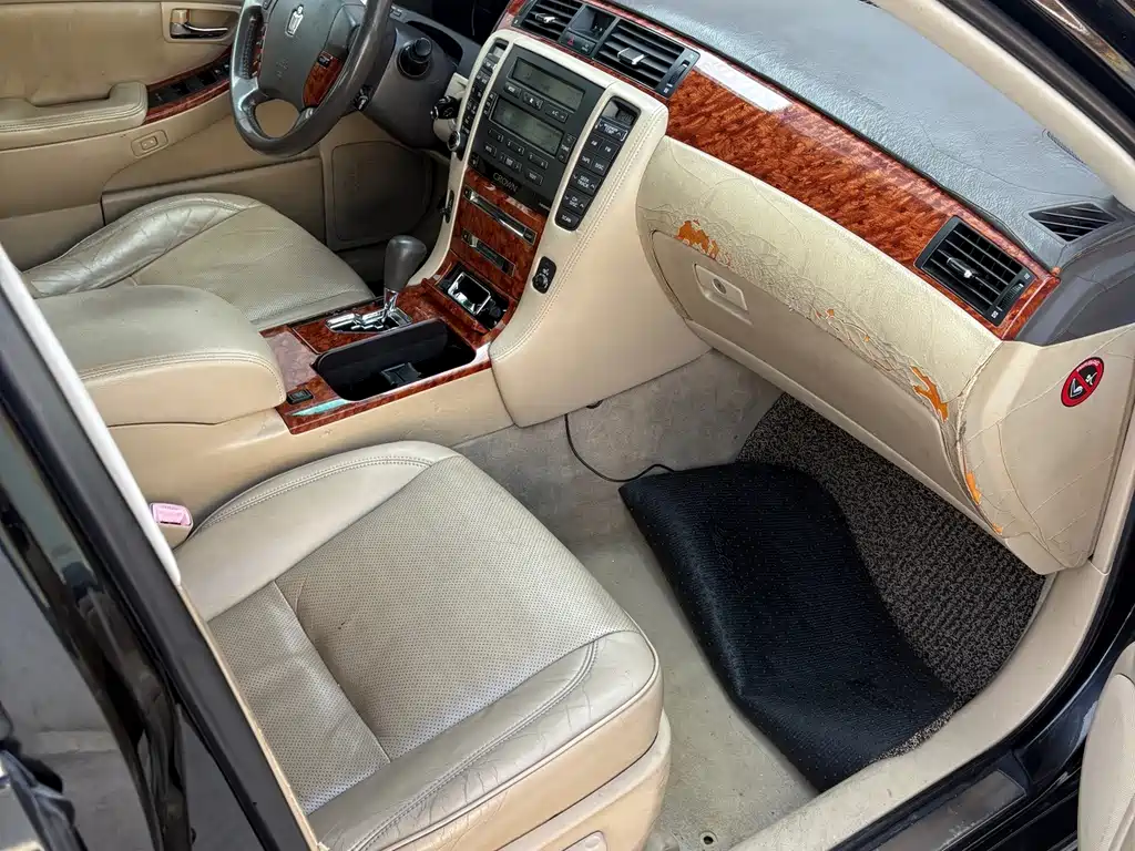 Toyota Crown — миниатюра 6