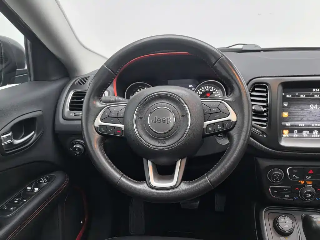 Jeep Compass — миниатюра 11
