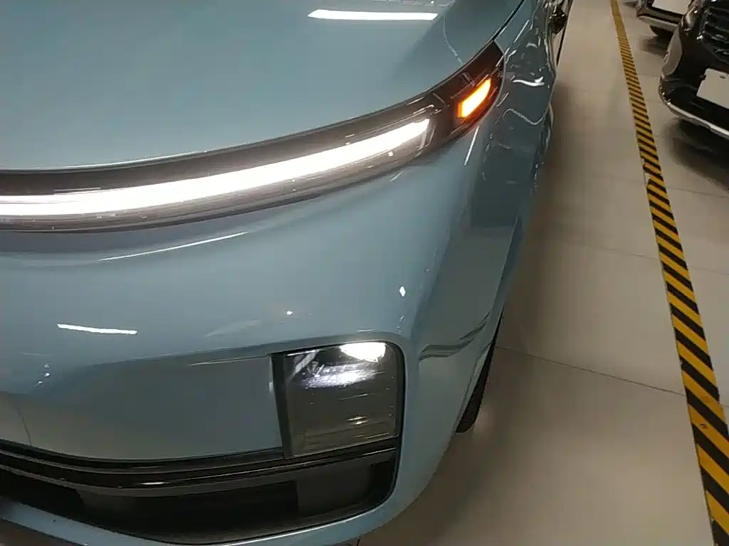 Li Auto Li L8 — миниатюра 24