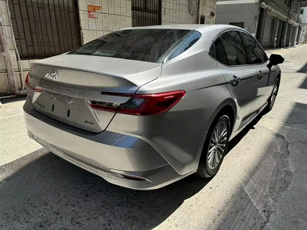 TOYOTA CAMRY