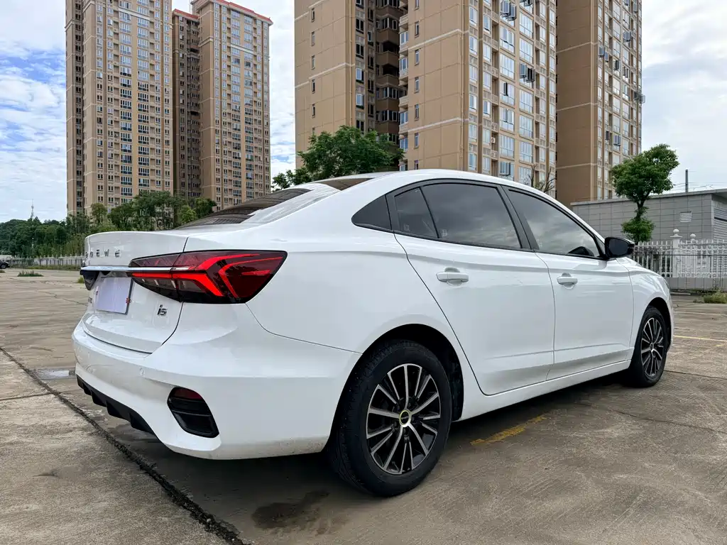 Roewe i5 2021 1.5L CVT