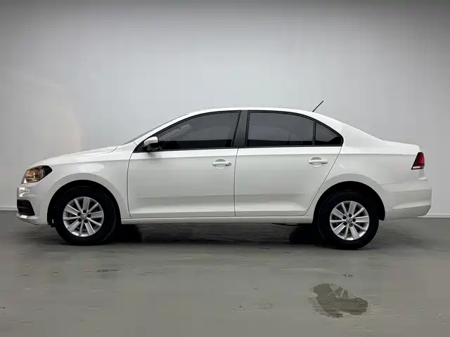 Volkswagen Santana — миниатюра 3