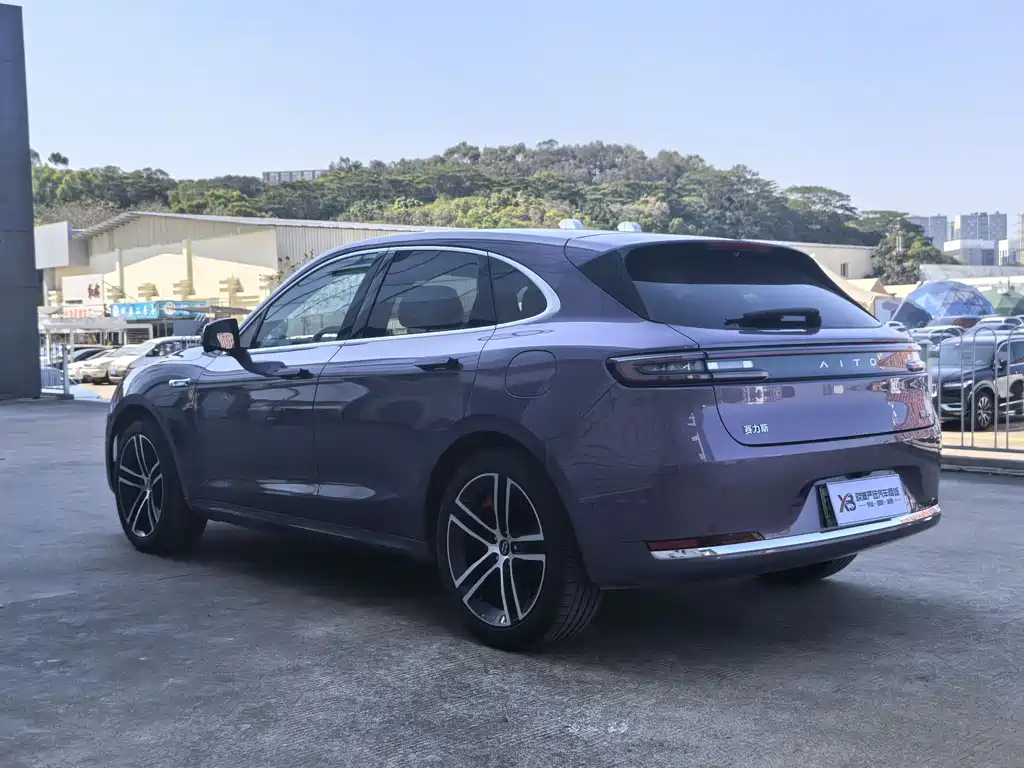 AITO ASK THE WORLD M5