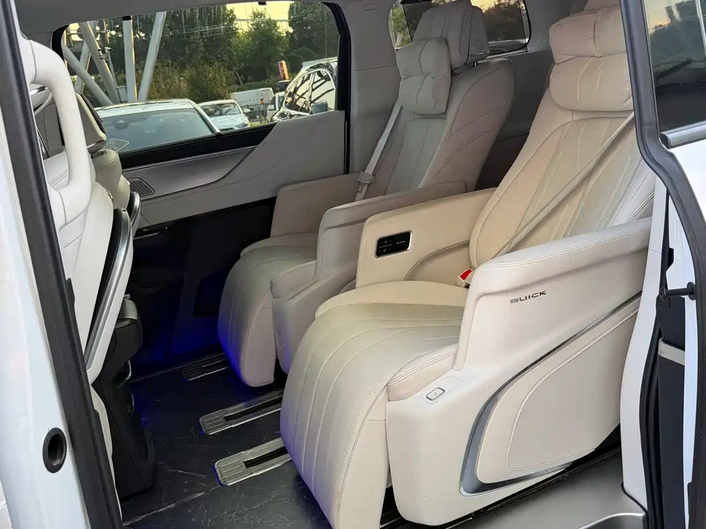 Buick GL8 Hybrid — миниатюра 16