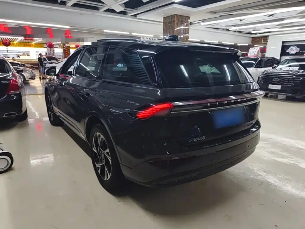 Lincoln Nautilus 2023 2.0T