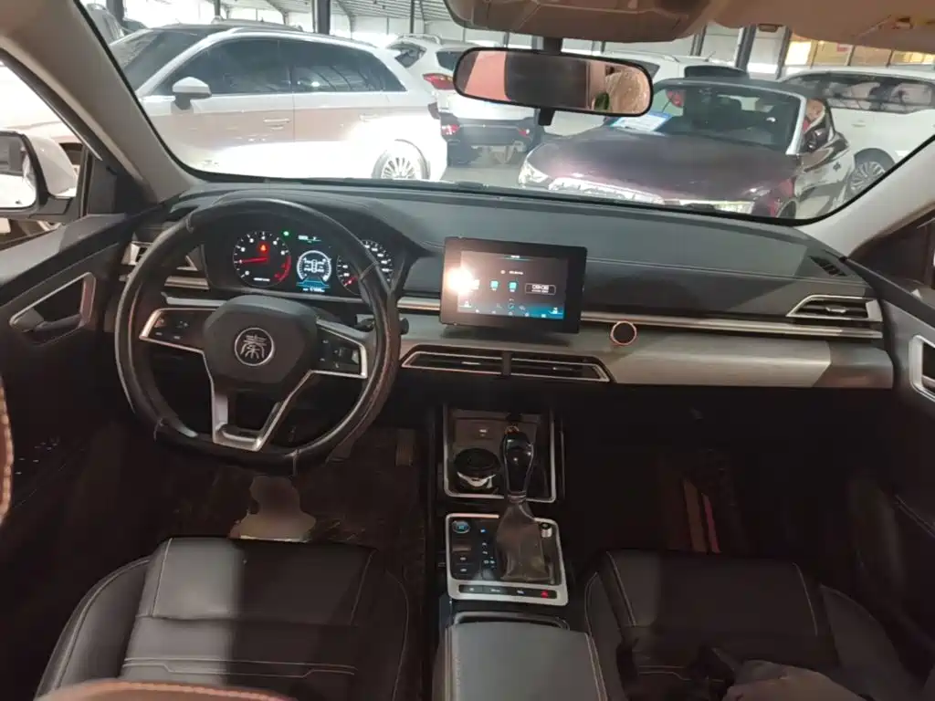 BYD Qin — миниатюра 10