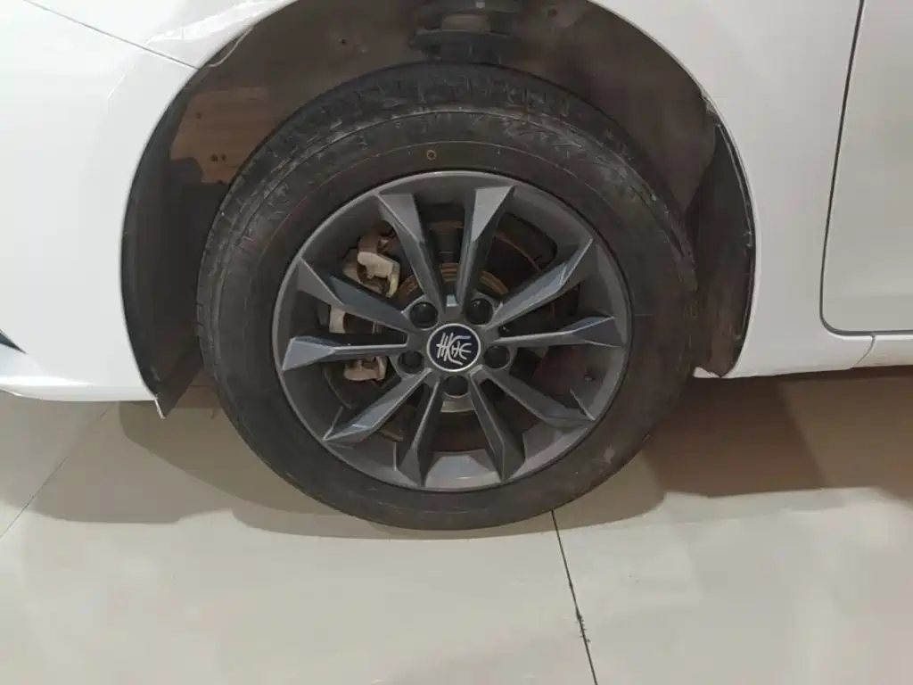 BYD Qin — миниатюра 23