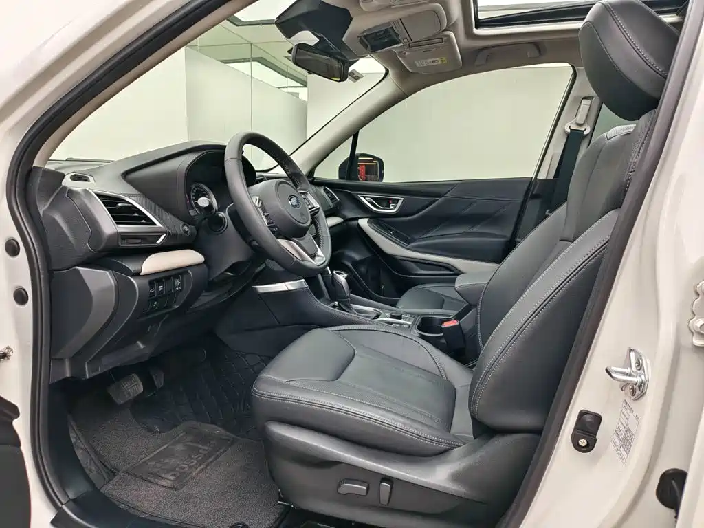 Subaru Forester 2024 2.5i AWD Luxury EyeSight