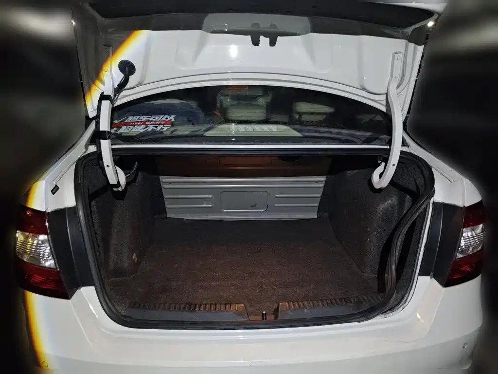 Skoda Rapid — миниатюра 20
