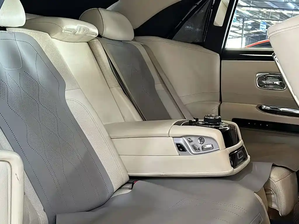 Rolls-Royce Ghost — миниатюра 7