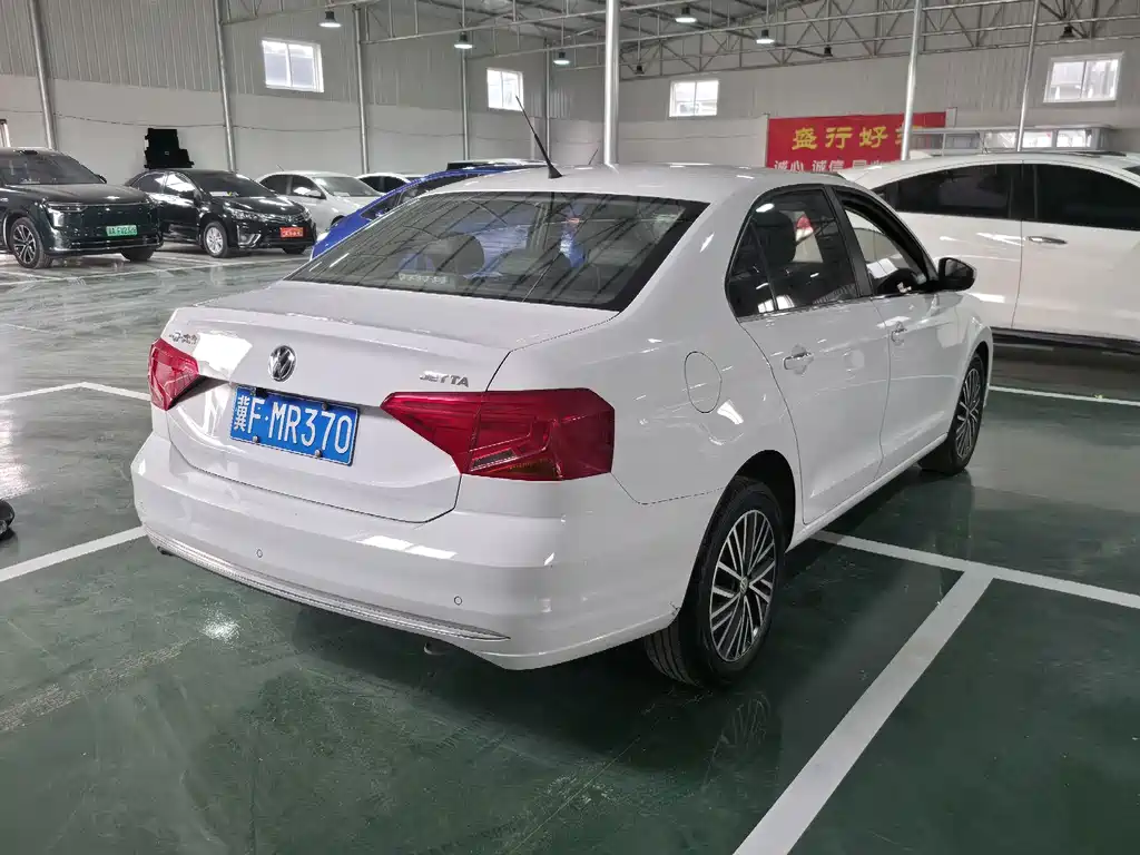 Volkswagen Jetta — миниатюра 7