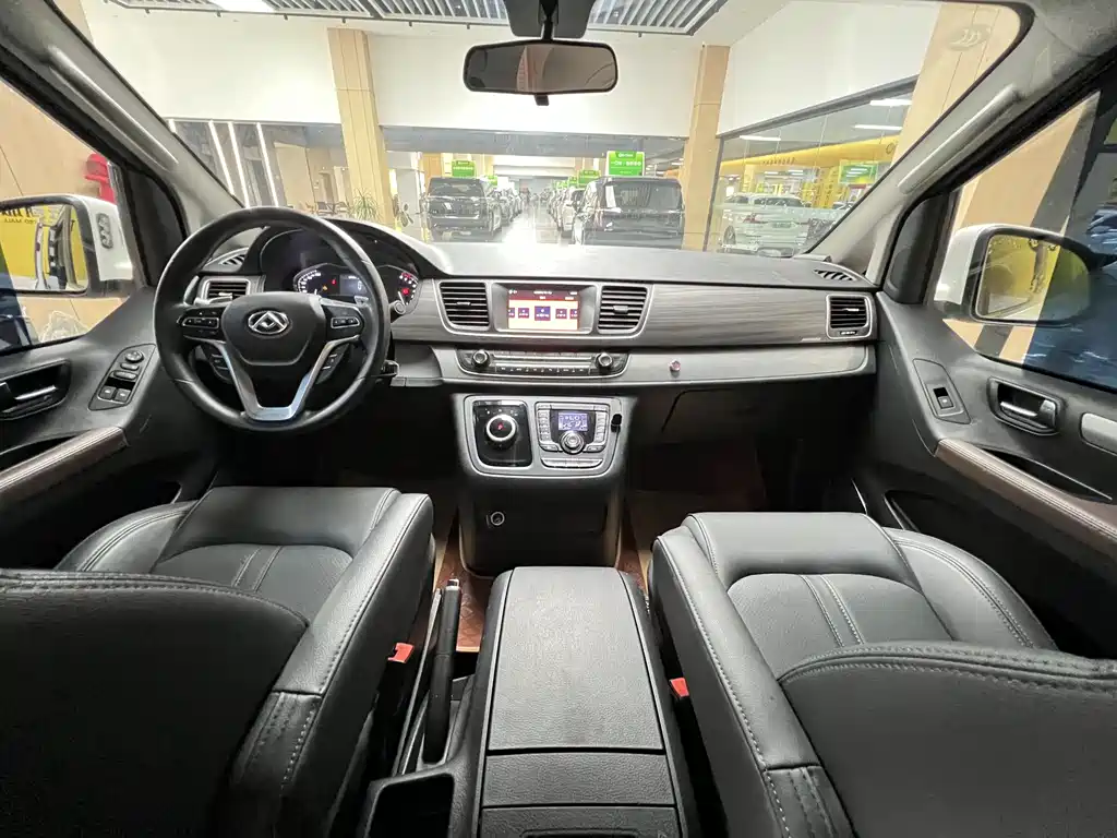 Maxus G10 2021 2.0T AT Elite 7 мест