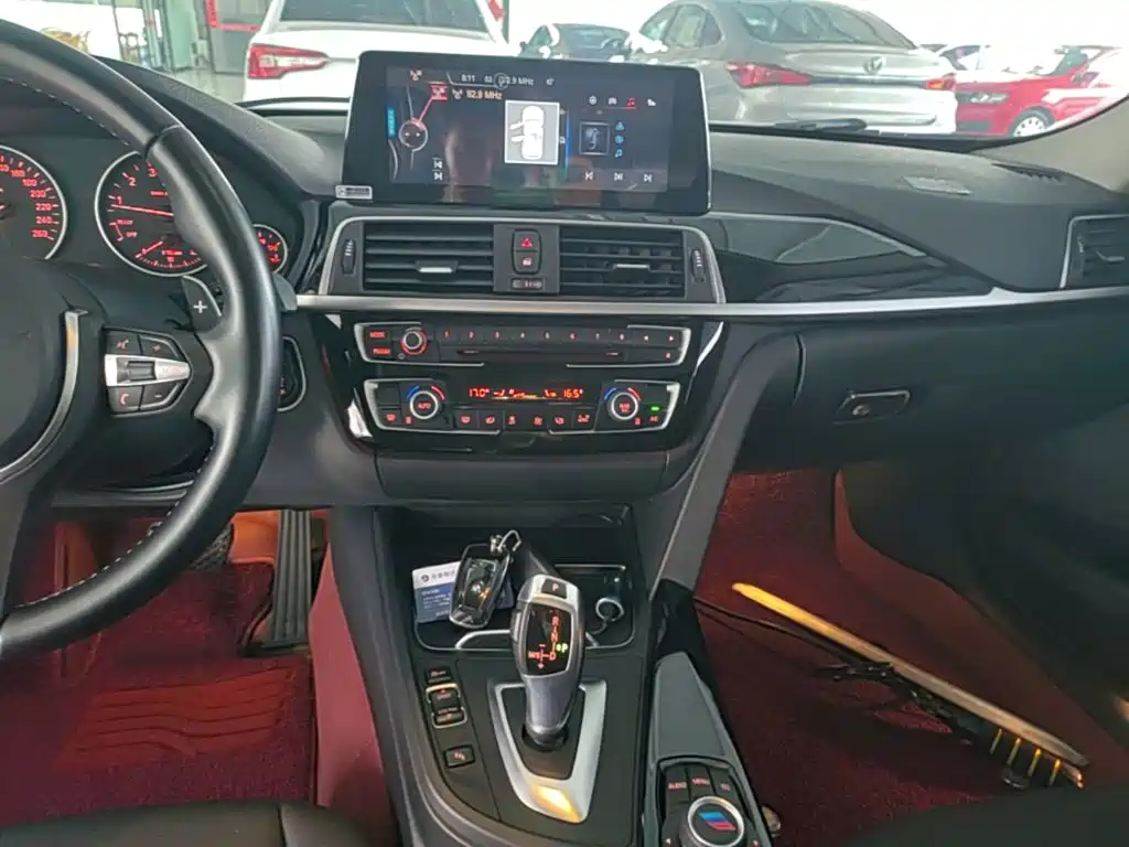 BMW 3 Series — миниатюра 13