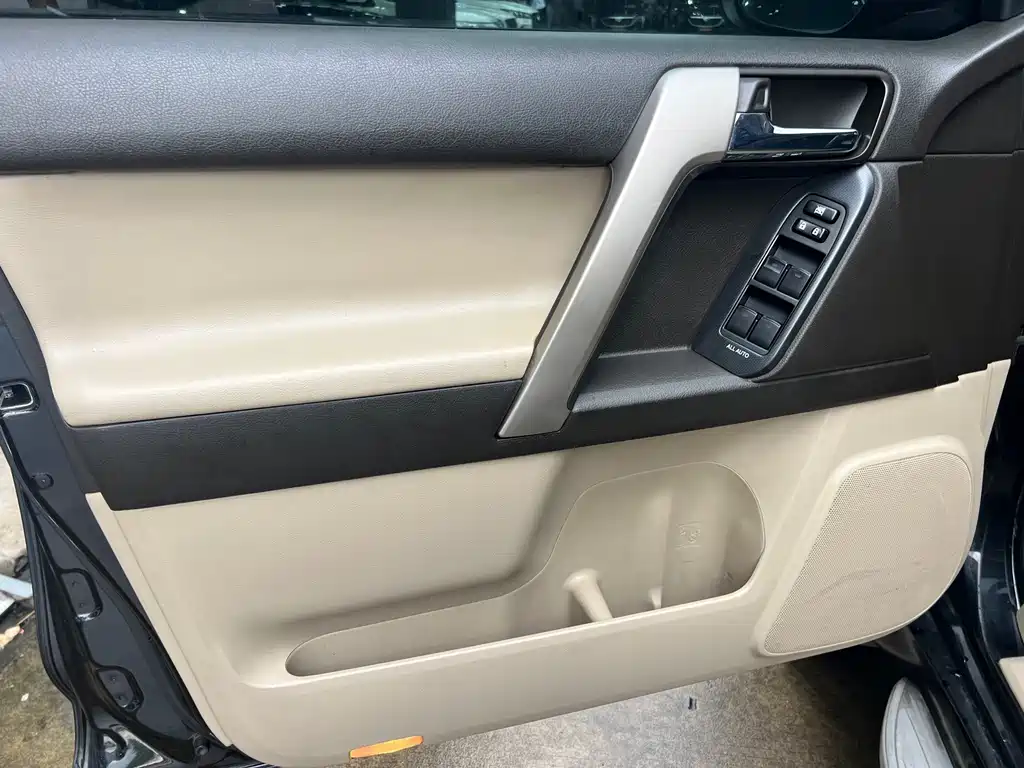 Toyota Prado — миниатюра 15