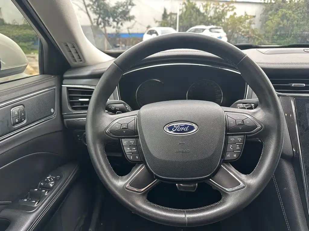 FORD TAURUS