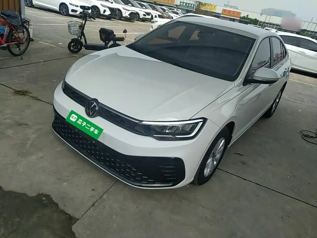 Volkswagen Lavida — миниатюра 2