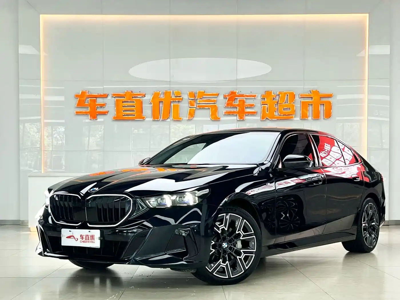 宝马5系 2025款 530Li 尊享型 M运动套装 2025
