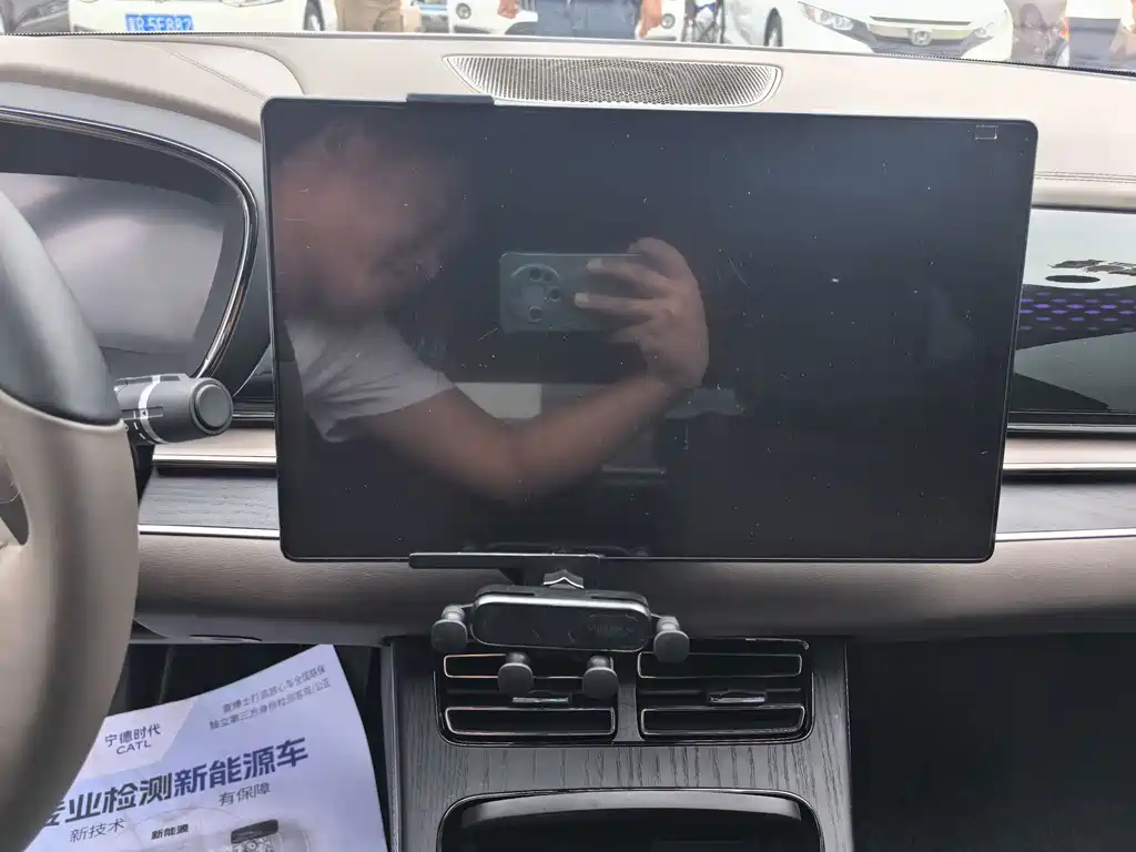 BYD Han — миниатюра 16