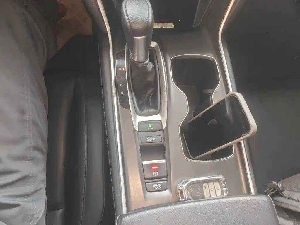 Honda Accord — миниатюра 14