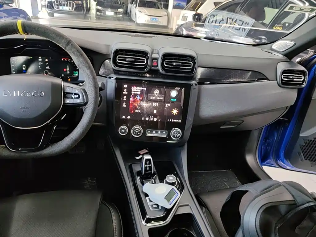 Lynk & Co 03 — миниатюра 13