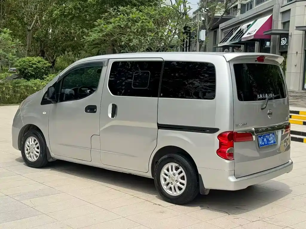 Nissan NV200 — миниатюра 3