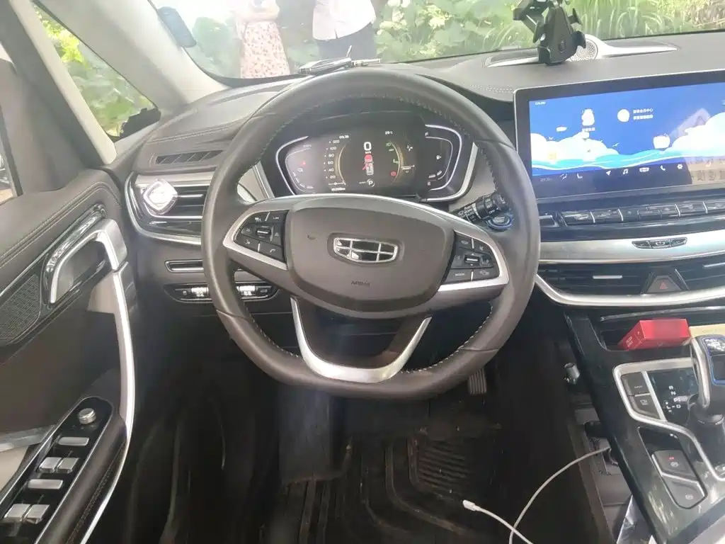 Geely Jia Ji New Energy — миниатюра 11