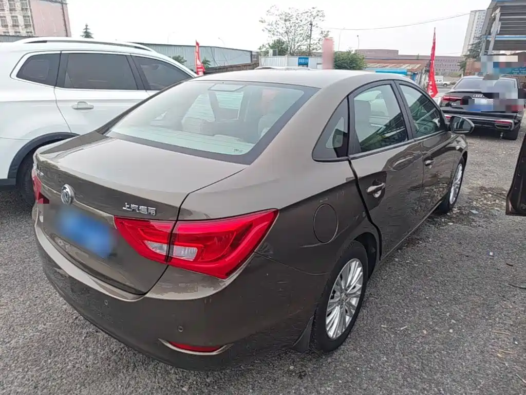 Buick Excelle — миниатюра 7