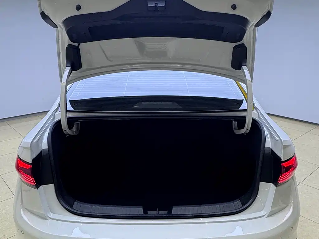 Volkswagen Sagitar 2023 280TSI DSG Plus