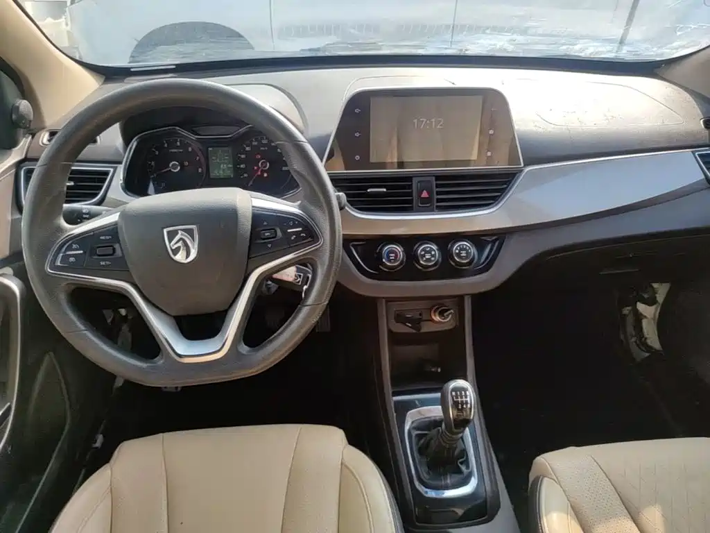 Baojun 310W — миниатюра 13