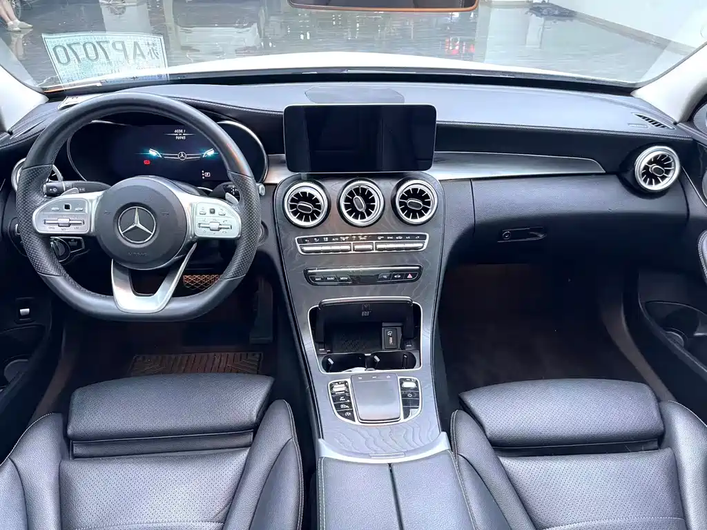 Mercedes-Benz C-Class — миниатюра 6