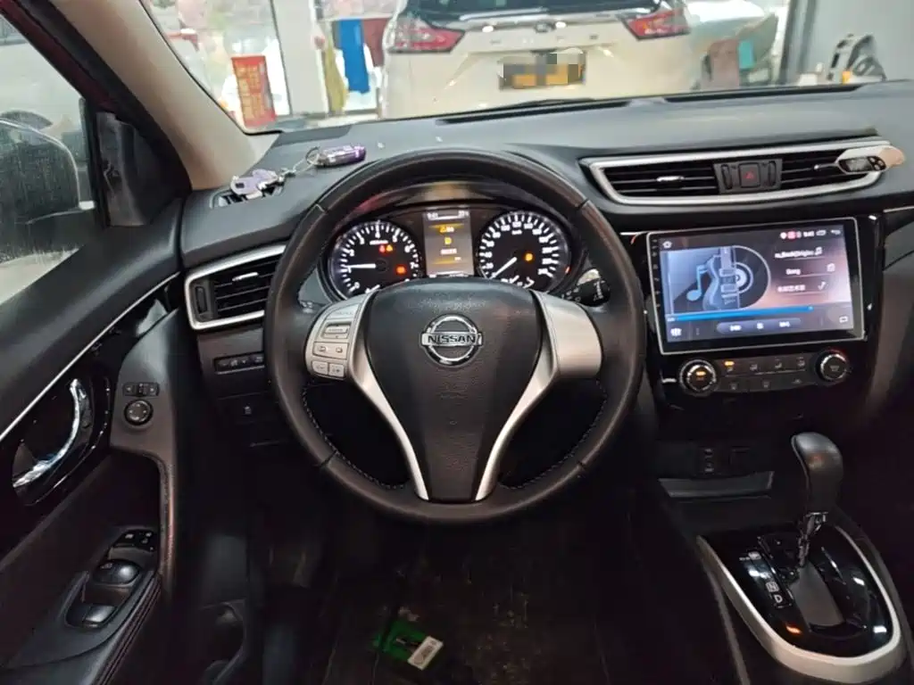 Nissan Qashqai — миниатюра 11