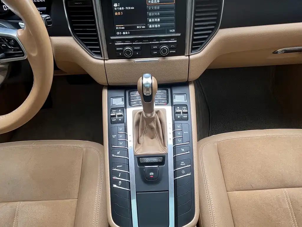 Porsche Macan — миниатюра 12