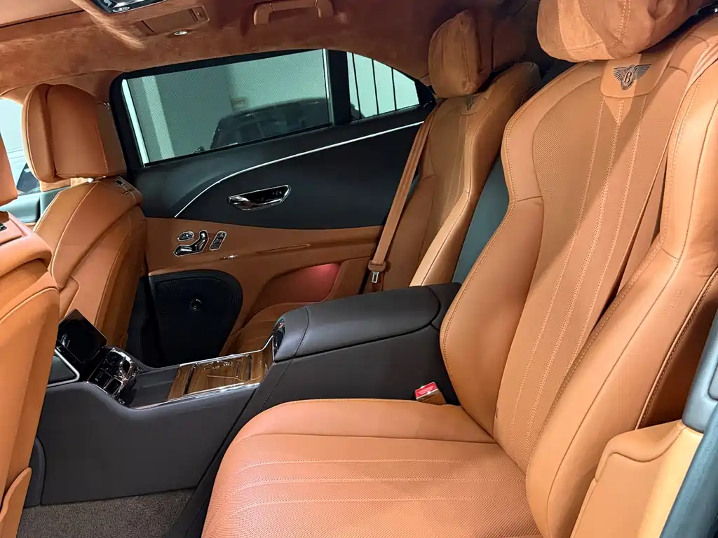 Bentley Flying Spur — миниатюра 10