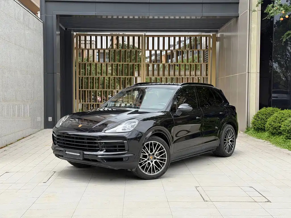 Porsche Cayenne 2021