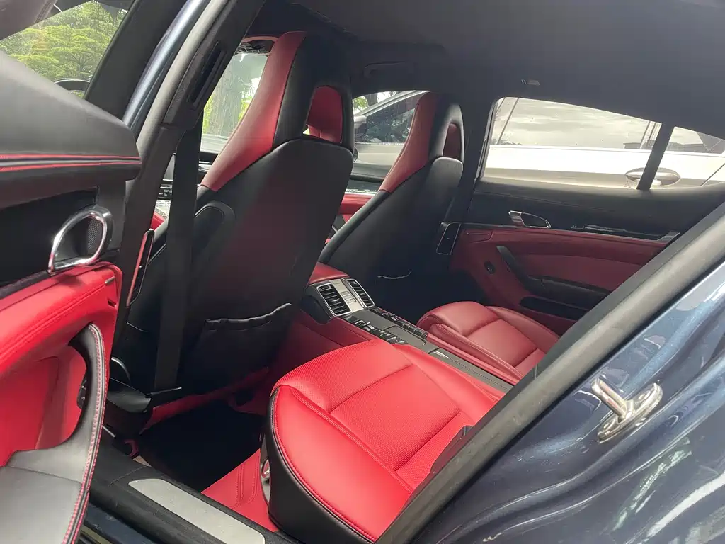 Porsche Panamera 2010 Panamera 4S 4.8L