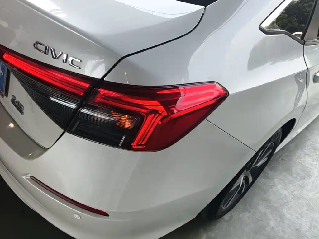 Honda Civic — миниатюра 8