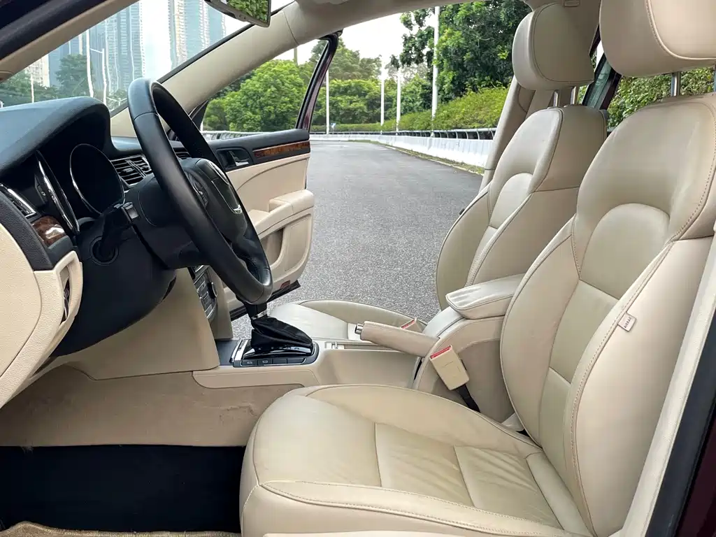 Skoda Superb — миниатюра 10