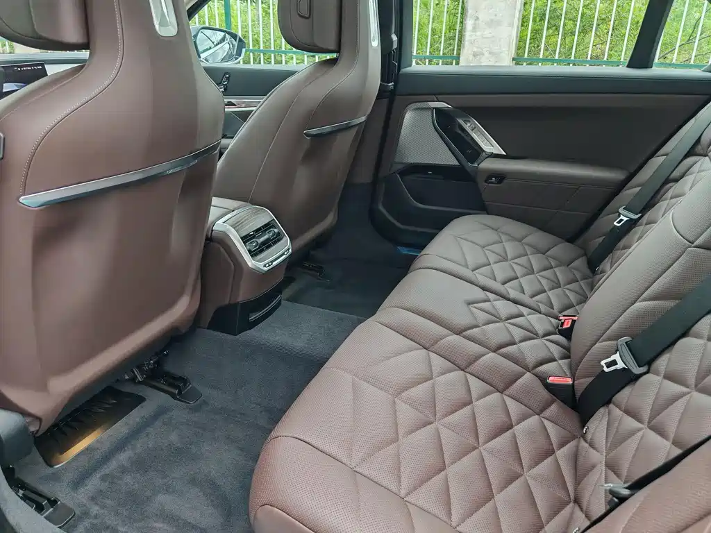 BMW 7 Series 7 2023 735Li M Sport